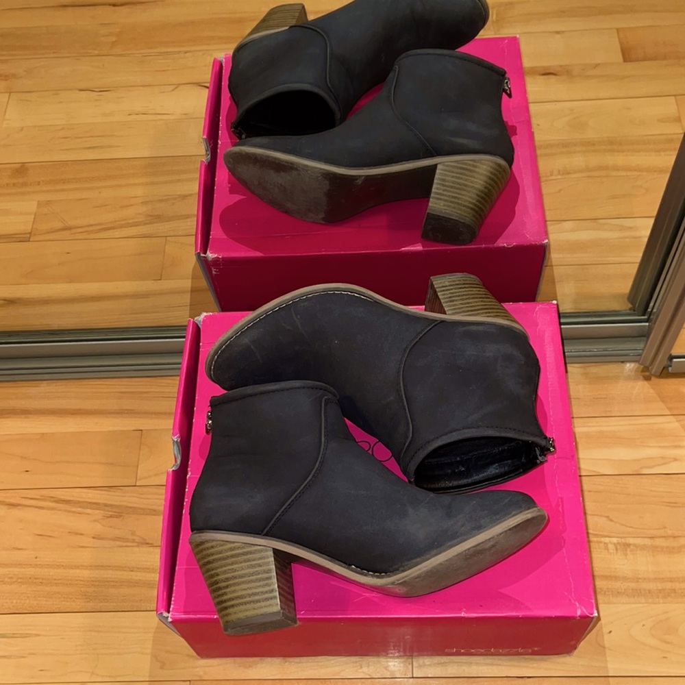 ✅4/$20✅ ShoeDazzle Reposhv women’s faux leather ankle boots size 8.5!